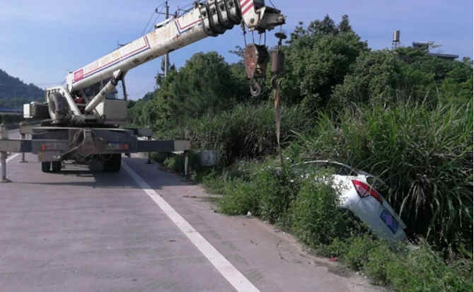 沧源重载吊车救援
